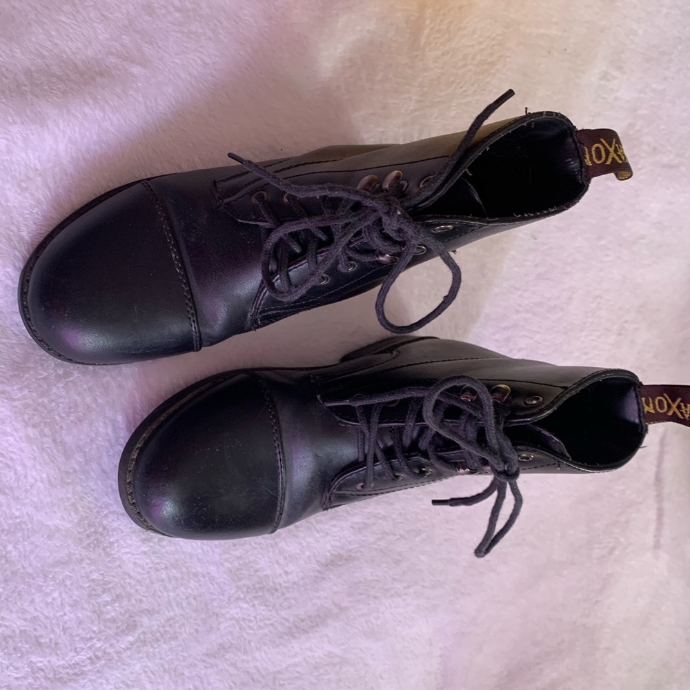 Saxon Youth Lace Up Riding Boots size 2